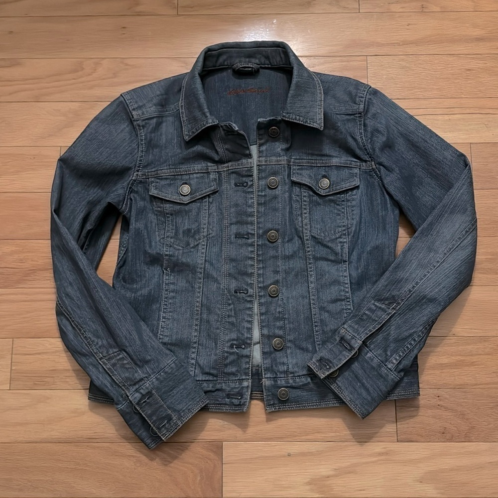Eddie Bauer | Classic Jean Jacket | Medium Wash | Women’s size Small